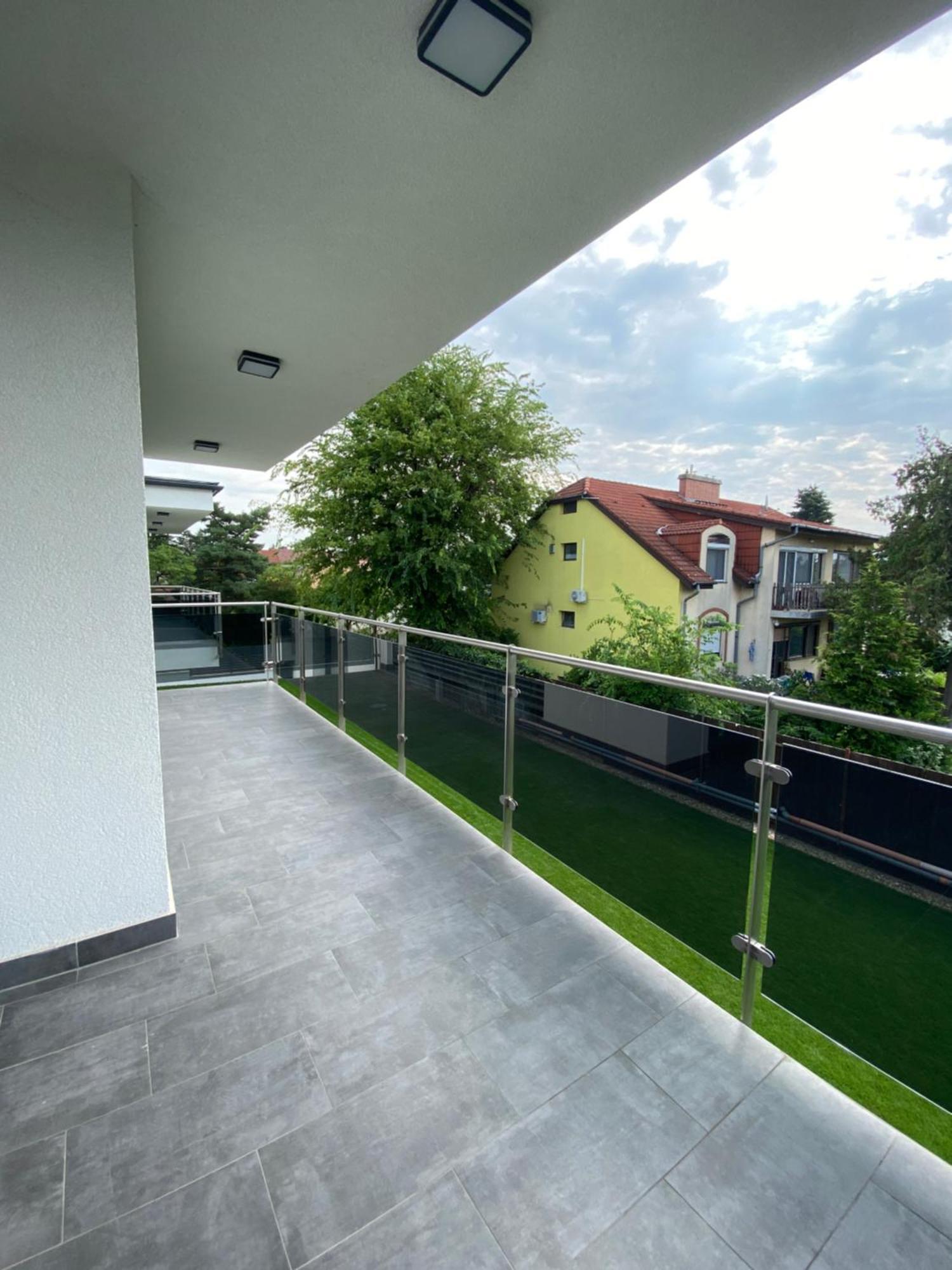 Modern Living In Budapest Exterior photo