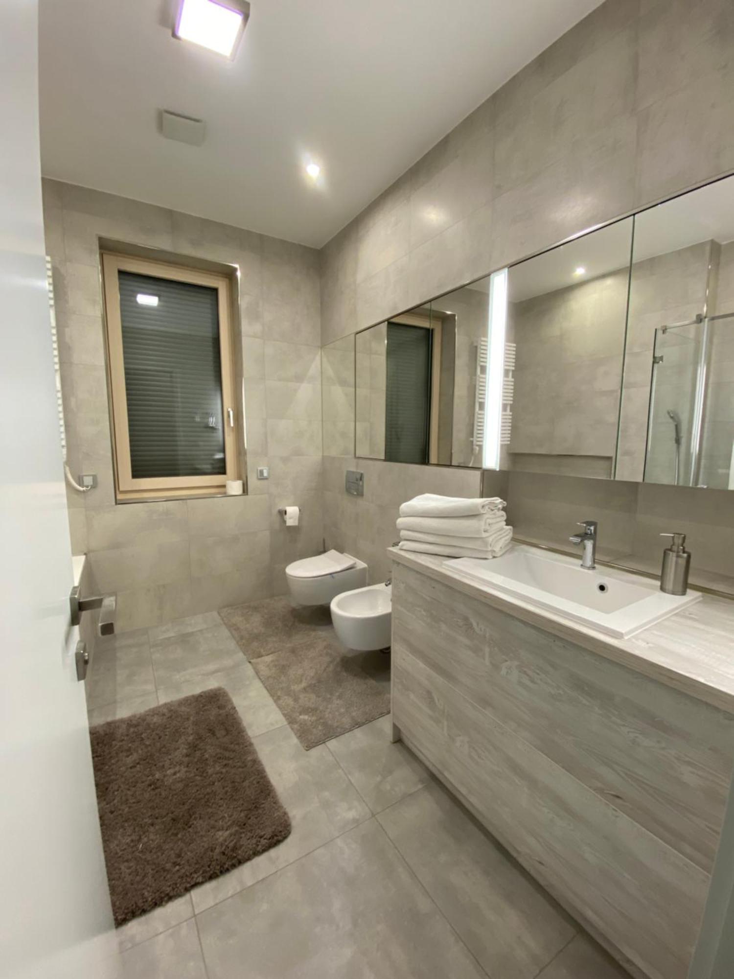 Modern Living In Budapest Exterior photo